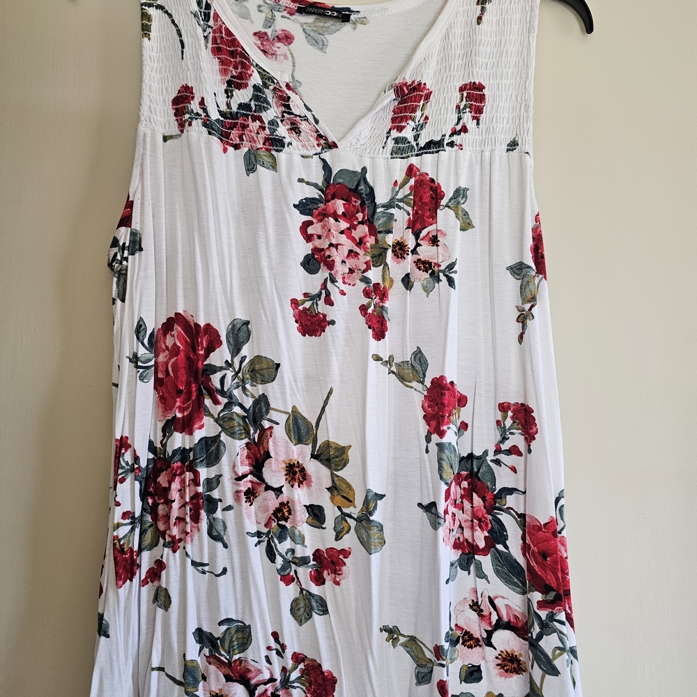 White Floral Sleeveless V-Neck Shirt